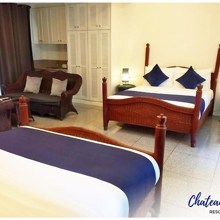 Chateau Bleu Resort Calamba  Esterno foto