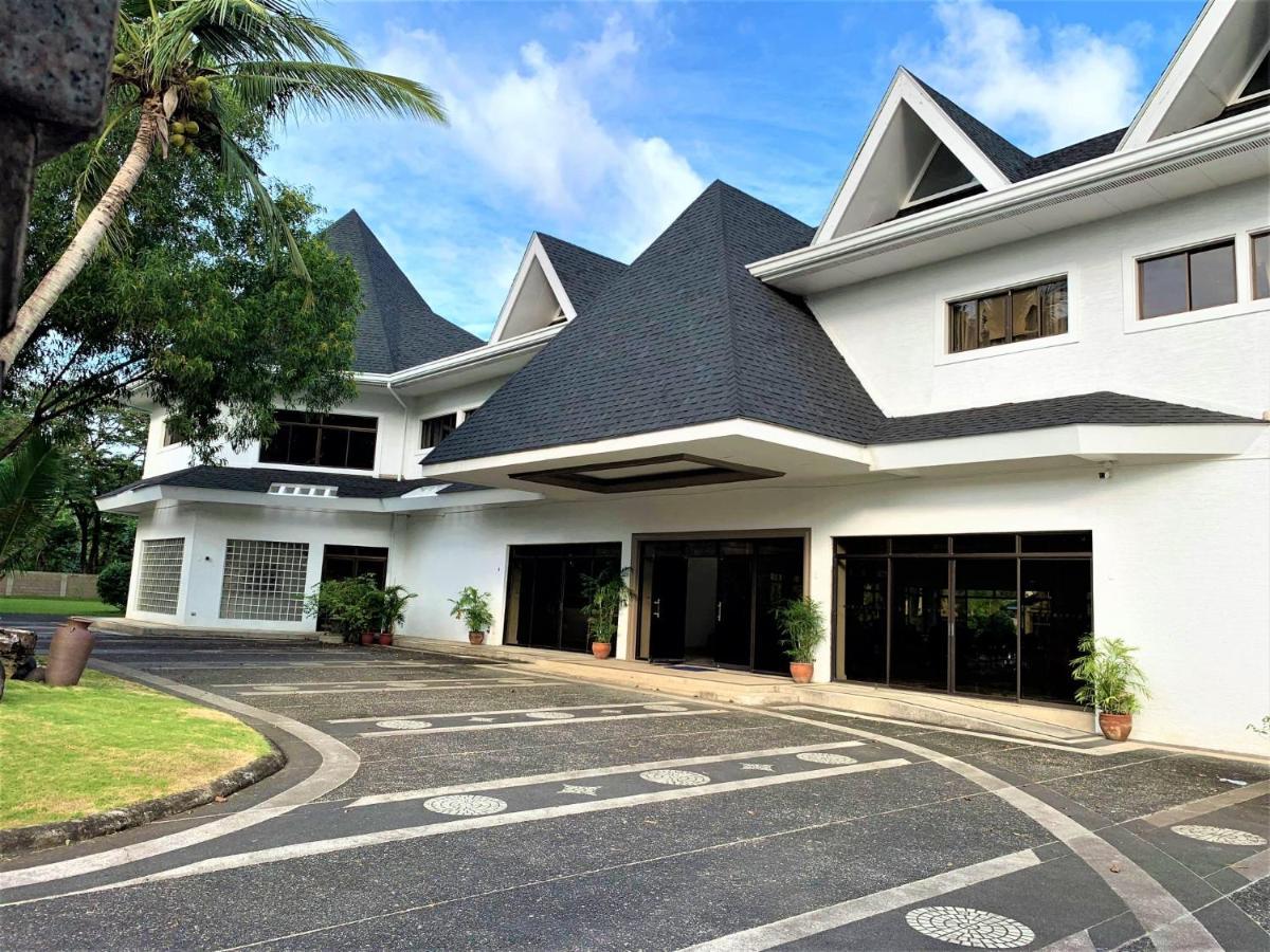 Chateau Bleu Resort Calamba  Esterno foto