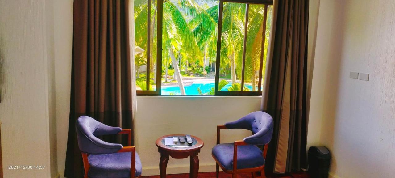 Chateau Bleu Resort Calamba  Esterno foto