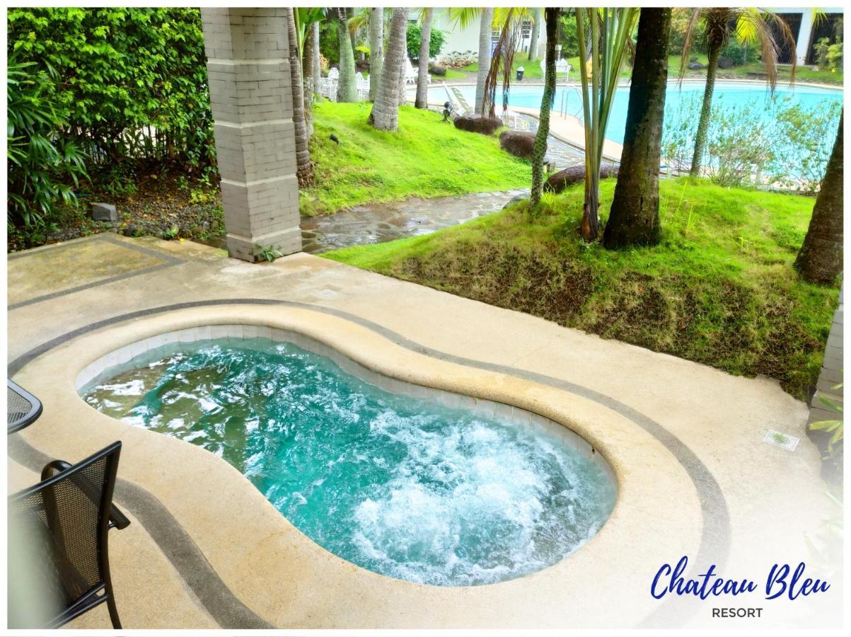 Chateau Bleu Resort Calamba  Esterno foto